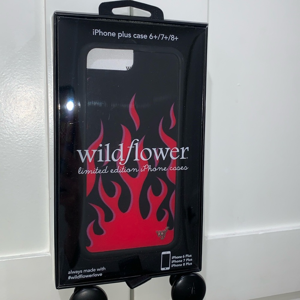 LIMITED EDITION WILDFLOWER PHONECASE for iPhone 6,7, & 8 plus. IT’S SUPER CUTE!!